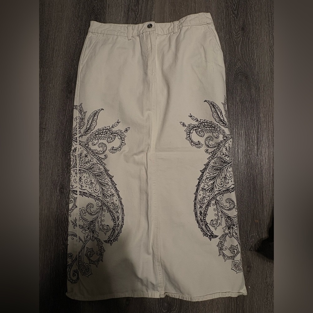 Beige Skirt with Black Paisley Design